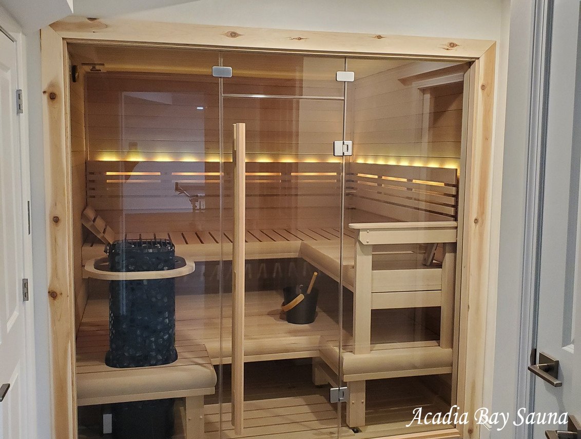 Knotty wood casing detail